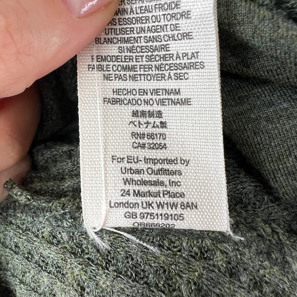 We The Free People Laguna Green Top Waffle Deep Neck Raglan Sleeve Size Small S - Picture 11 of 11